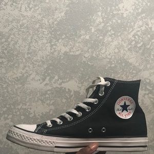 CONVERSE ALL STAR (Size 7 MENS 9 WOMENS)